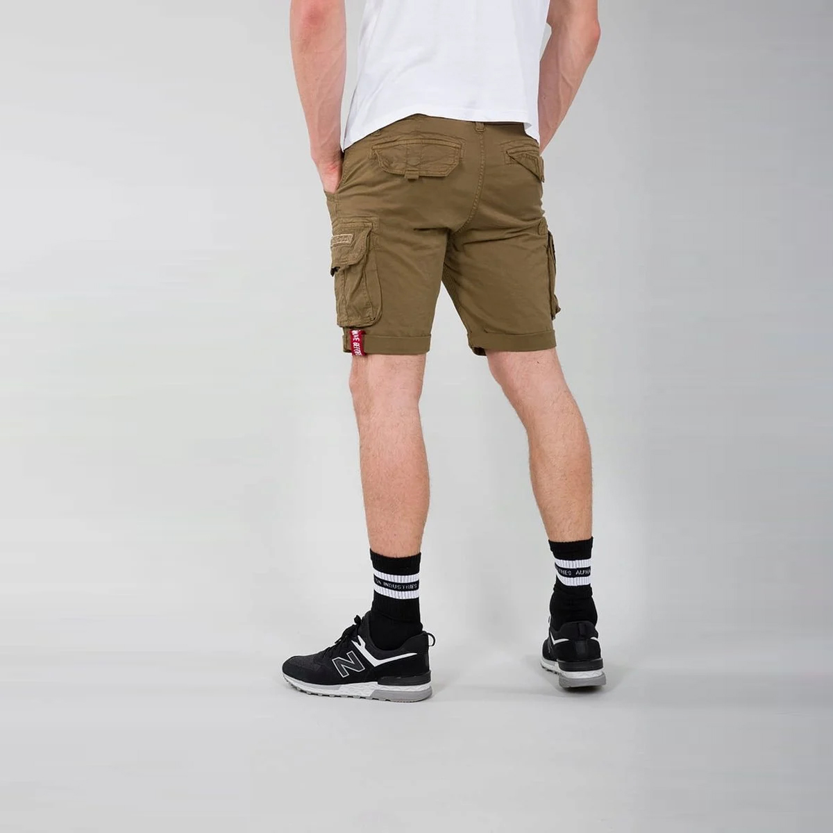 Alpha Industries Pantaloncini Crew Short Khaki - 2 Alpha Industries Pantaloncini Crew Short Khaki - 2