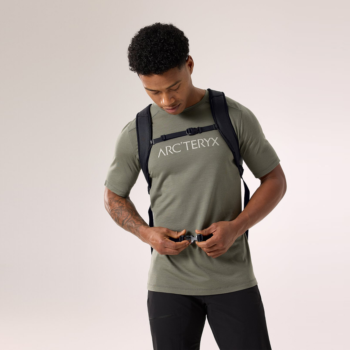 Arc'Teryx Zaino Mantis 16 Black - 4 Arc'Teryx Zaino Mantis 16 Black - 4