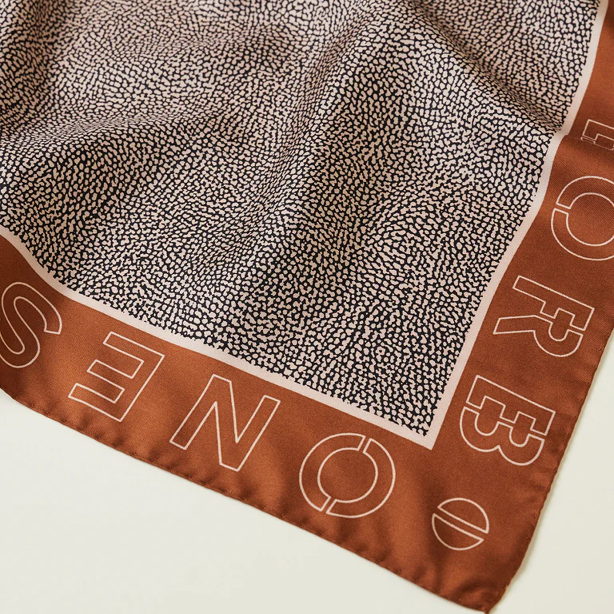 Borbonese Foulard OP Logo Outline 70x70 Caramello OP Naturale - 3 Borbonese Foulard OP Logo Outline 70x70 Caramello OP Naturale - 3