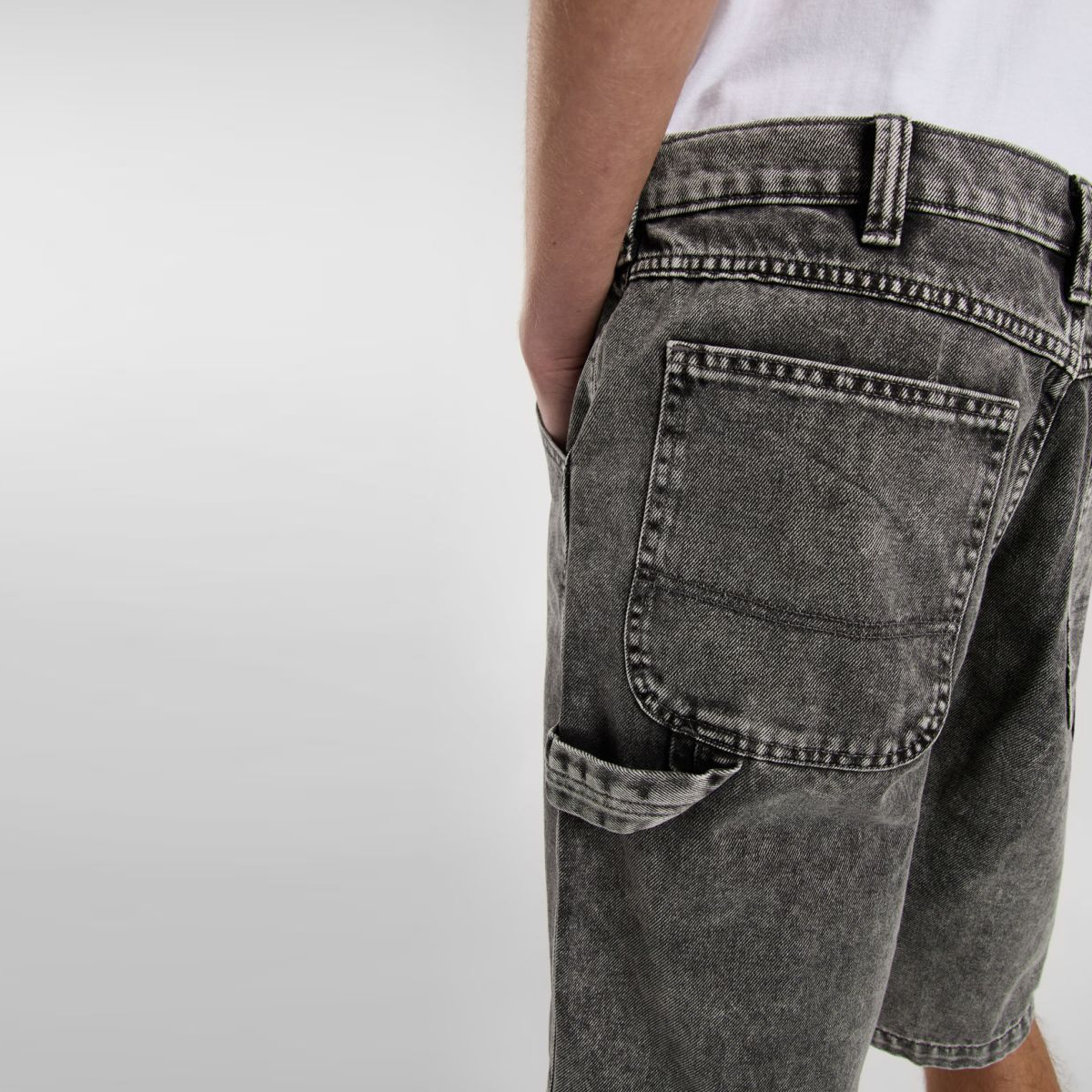 Dickies Jeans Shorts Garyville Light Gray Wash - 8 Dickies Jeans Shorts Garyville Light Gray Wash - 8