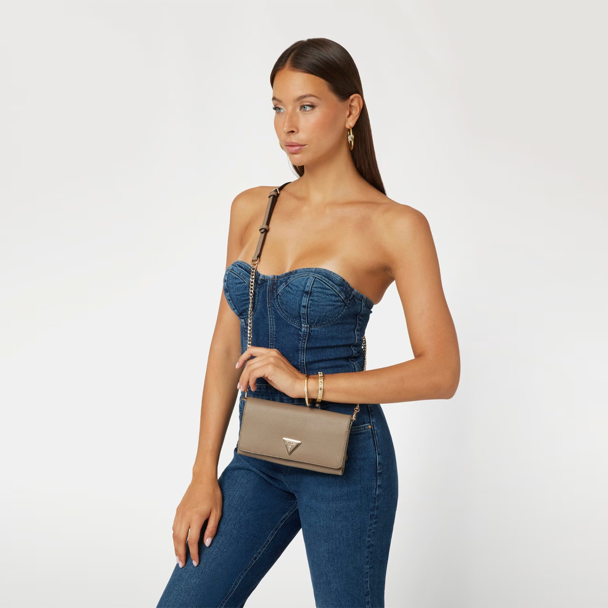 Guess Clutch Noelle Dark Taupe - 2 Guess Clutch Noelle Dark Taupe - 2