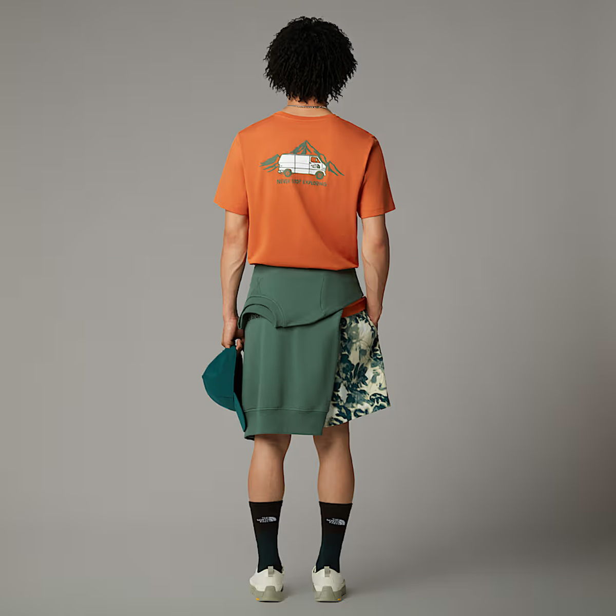The North Face T-shirt Outdoor Graphic Iron Bronze - 5 The North Face T-shirt Outdoor Graphic Iron Bronze - 5