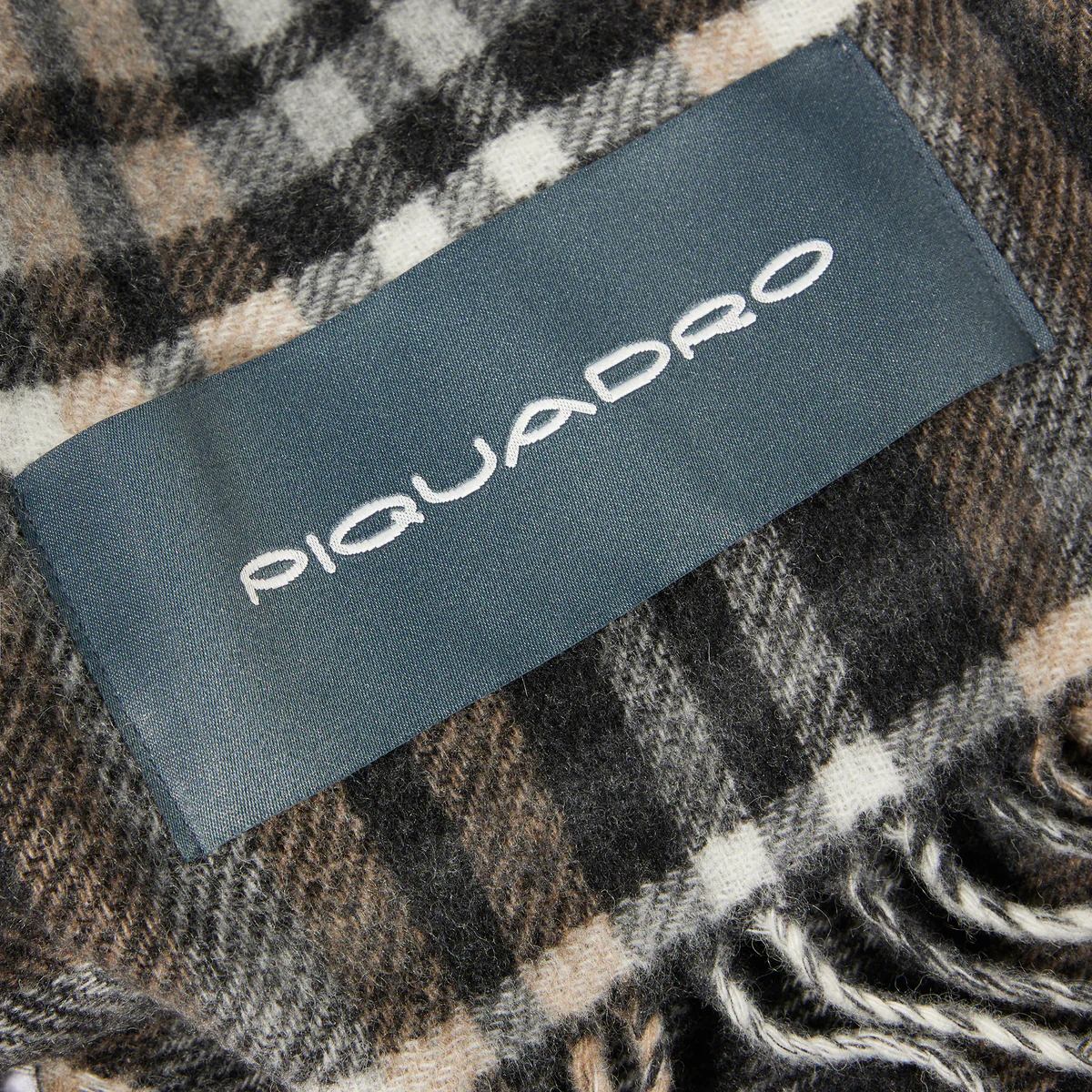 Piquadro Sciarpa Cima Nero Grigio - 3 Piquadro Sciarpa Cima Nero Grigio - 3