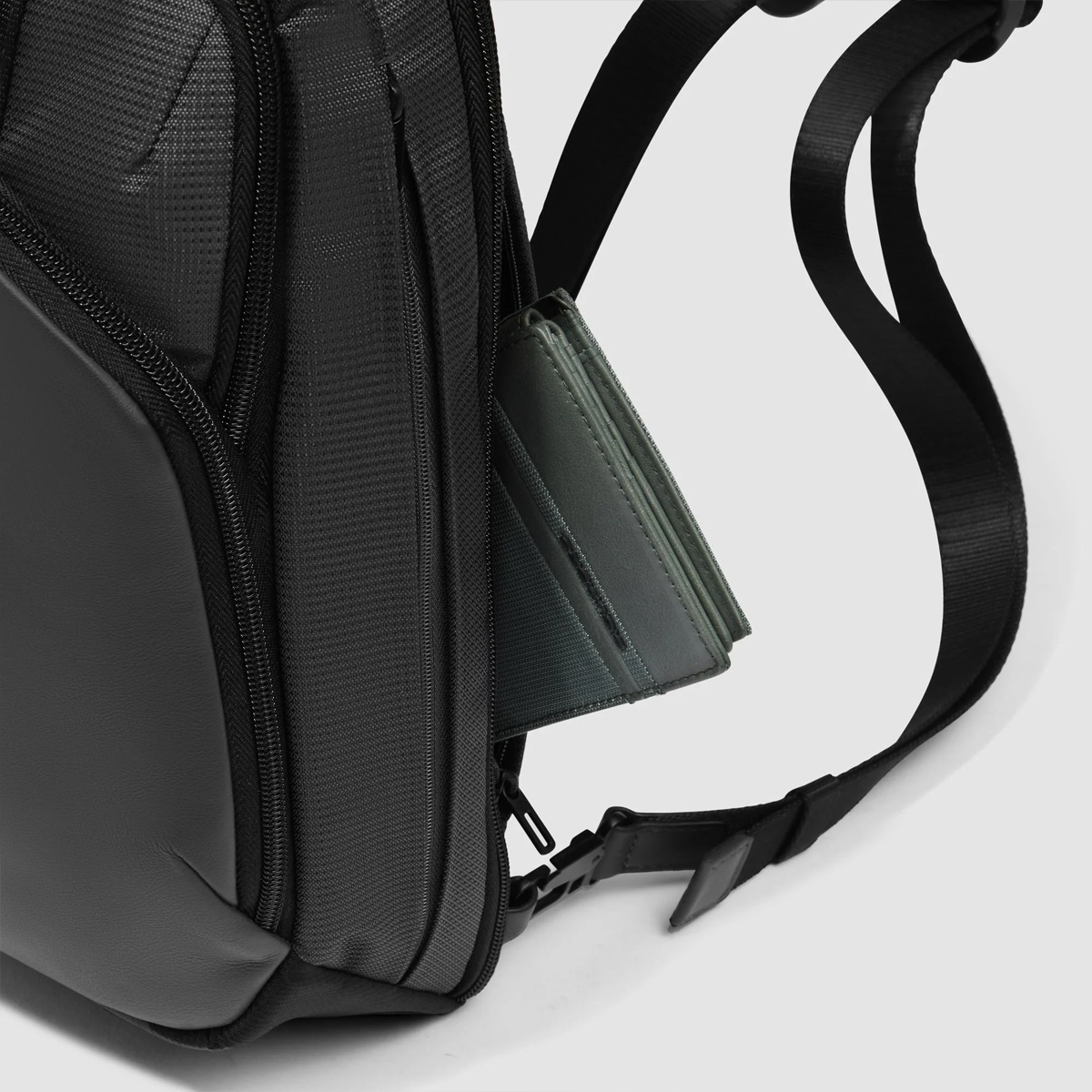Piquadro Zaino Monospalla PQ-Earth Nero - 5 Piquadro Zaino Monospalla PQ-Earth Nero - 5