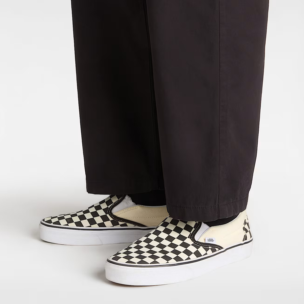 VANS Sneakers Slip-On Black & White Checkerboard - 5 VANS Sneakers Slip-On Black & White Checkerboard - 5