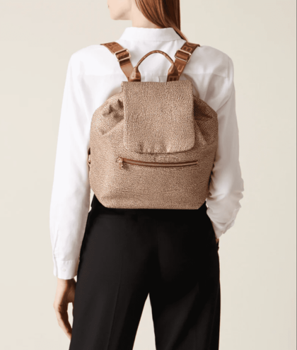 10 leichte Taschen für bequemes Reisen