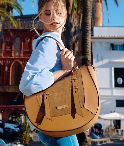 Borsa suede di tendenza primavera 2025: 7 modelli must-have
